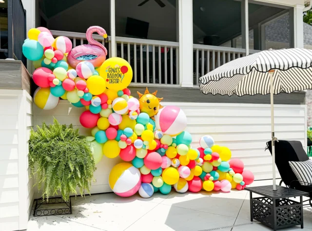 Beach balls, balloons, and all the summer vibes! 🏖️🎈 This poolside setup was so fun to put together and I’m not gonna lie, I wanted to jump in that pool when I finished! ☀️

Graduation season 🎓 is still keeping me on my toes. When I’m not posting, I’m behind the scenes bringing the cutest photo ops to life all over Huntsville. Stay tuned, I’m posting all those pictures soon!

📆 Got an event coming up? Send me a DM or click the link in bio to get started. I’d love to help you celebrate!

Event - @solesdance Pool Bash. Thank you, Fielding, for trusting me again! You’re an amazing host!!! 🎈