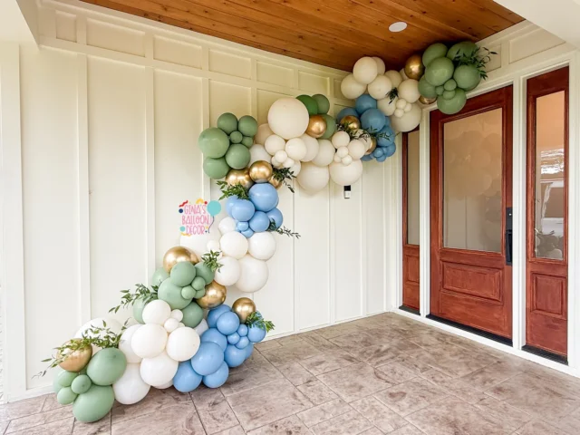 First impressions matter. 🤩 I make sure your front door decor is just right and beautifully done! 👌🏼

Planning something fun? Click the link in bio to get started!